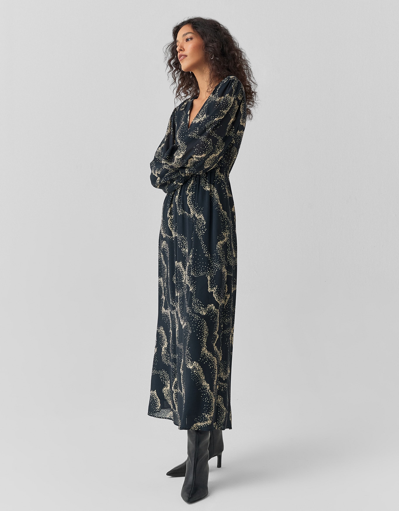 Vestido Midi Poá Gráfica