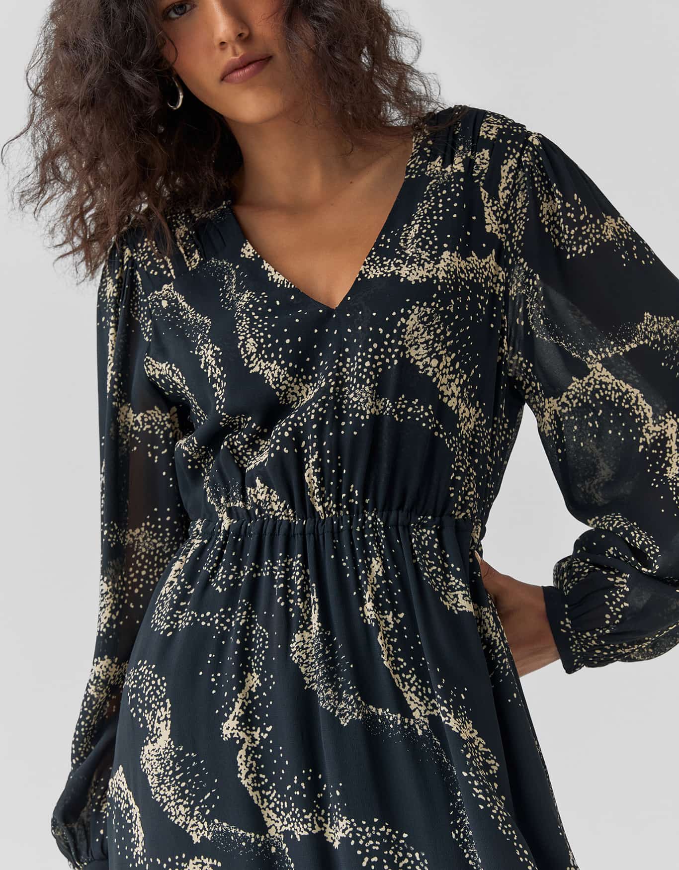 Vestido Midi Poá Gráfica