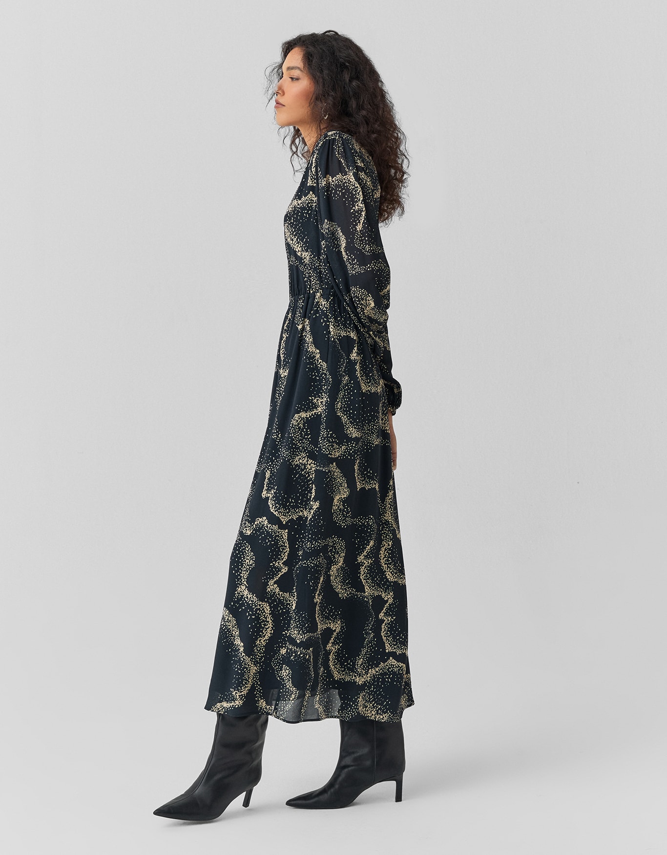 Vestido Midi Poá Gráfica