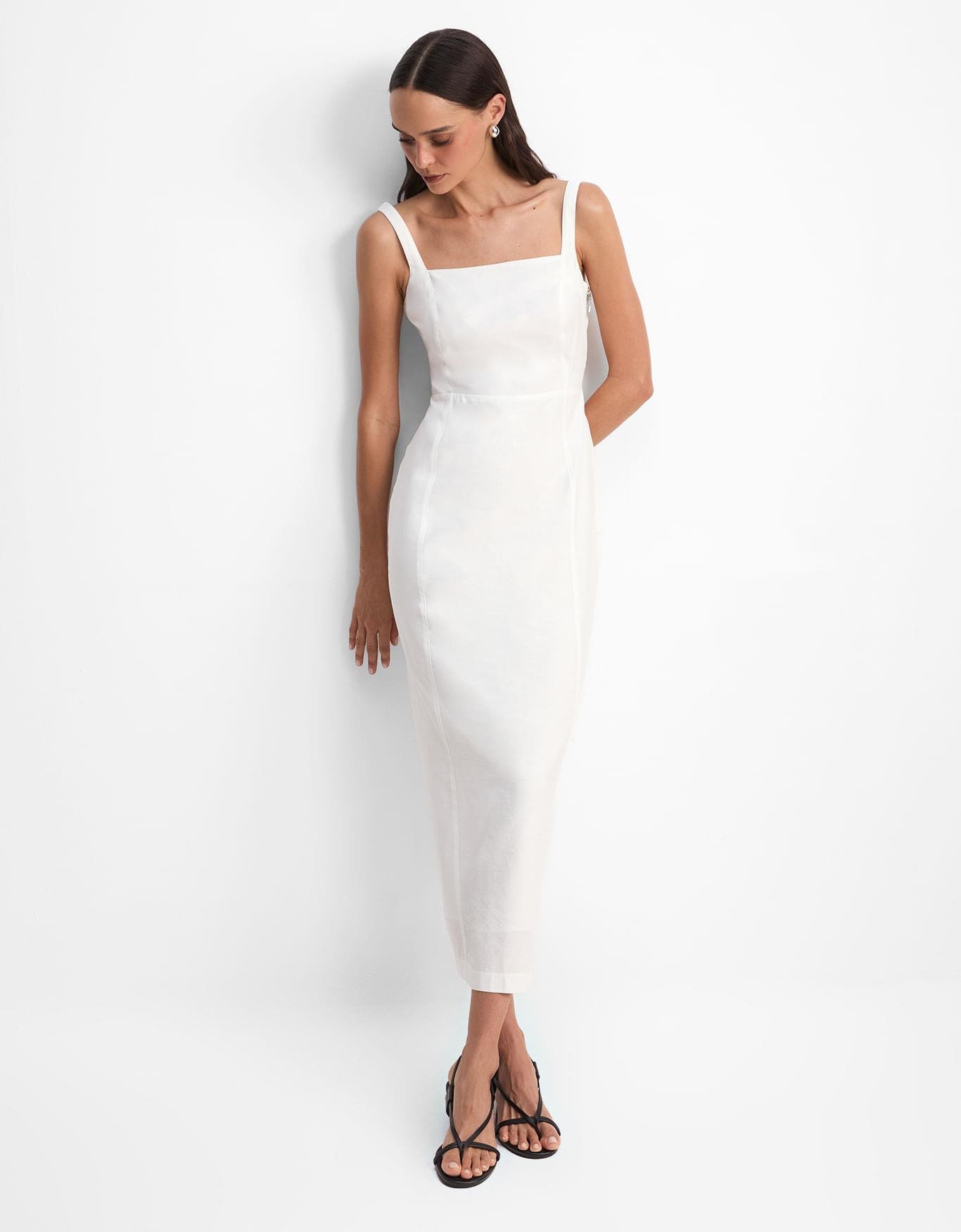 Vestido Reto Com Peplum